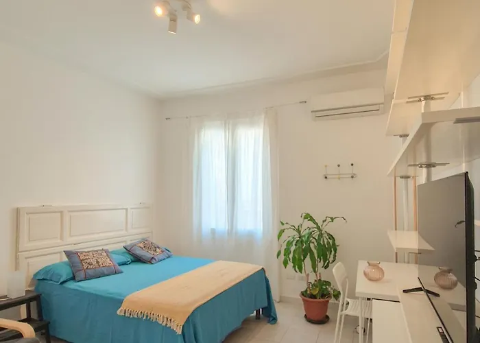 Quiet, Cozy Flat Near Citycenter Apartment Rom