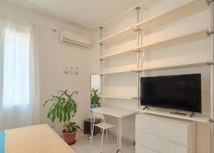Quiet, Cozy Flat Near Citycenter Apartment