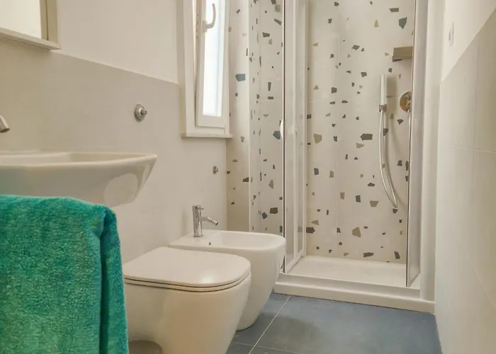 Quiet, Cozy Flat Near Citycenter Apartment *